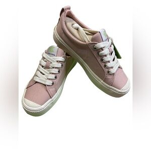 NIB Cariuma All Canvas Rose Sneaker Unisex